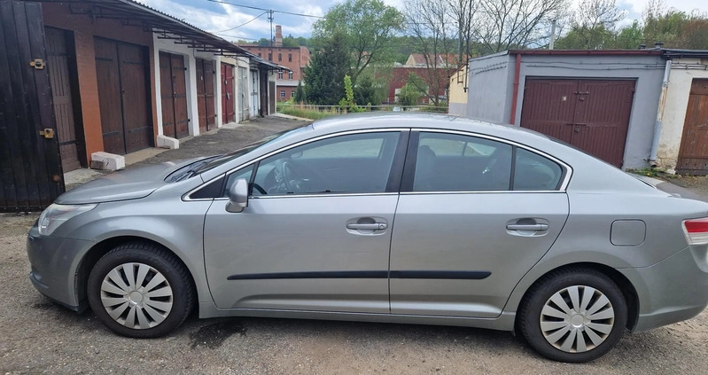 Toyota Avensis cena 33700 przebieg: 161030, rok produkcji 2009 z Lubań małe 46